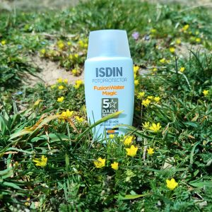 ضد آفتاب فیوژن واتر SPF50 بدون رنگ ایزدین